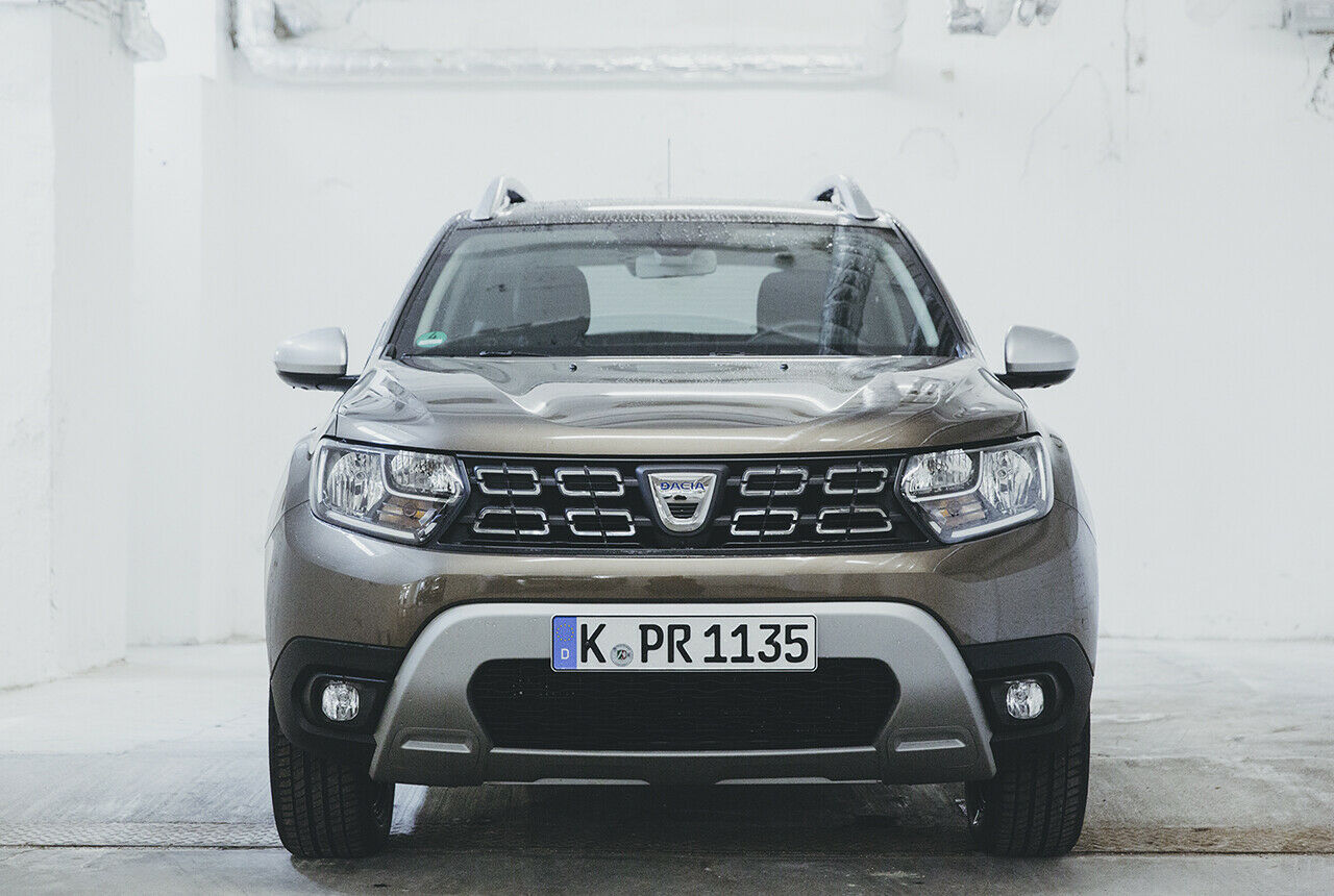 LED-Tagfahrlicht gehört beim Dacia Duster II zur Serienausstattung