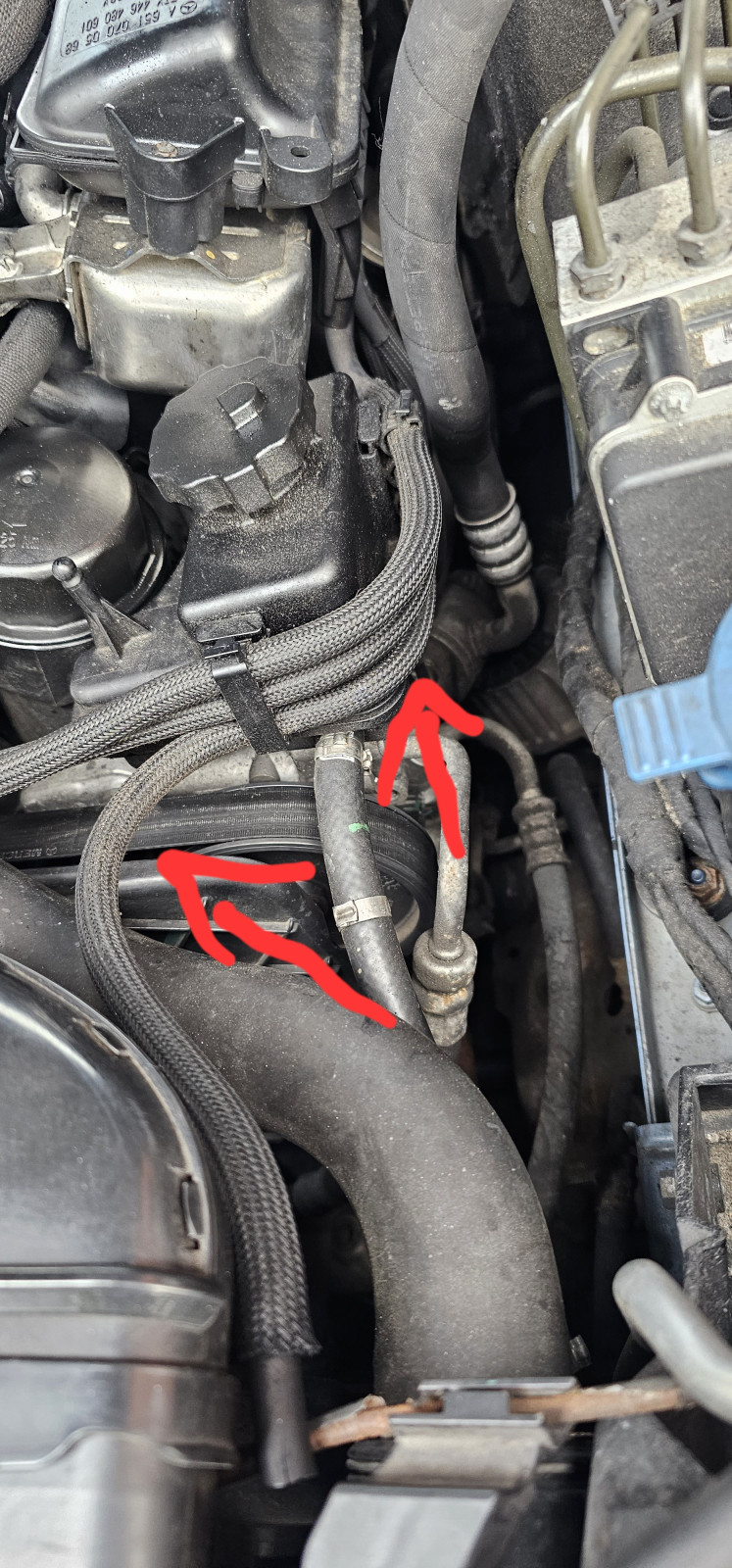 Weiß denn niemand wofür dieser Schlauch beim CDI OM651 ist?