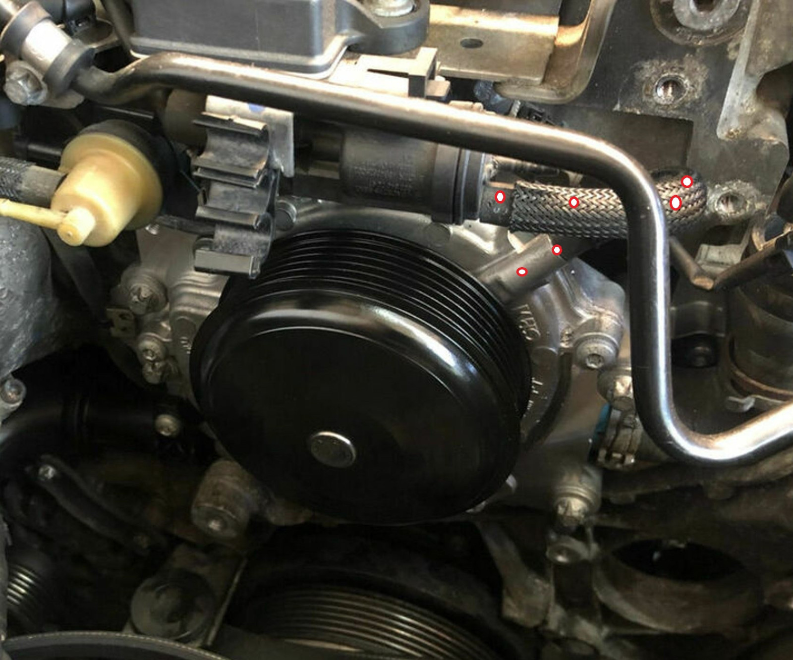 Weiß denn niemand wofür dieser Schlauch beim CDI OM651 ist?