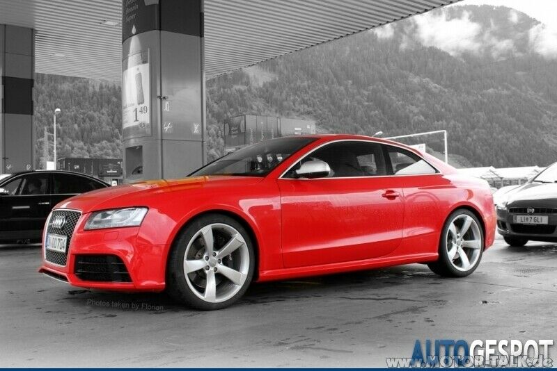 Welche Farbe beim RS5 Misanorot oder Sepangblau?