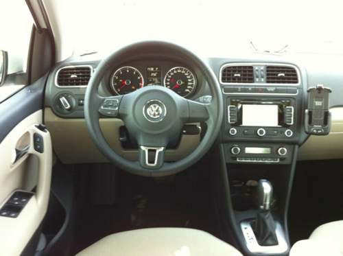 2011polo05