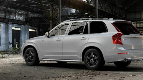 Proline-wheels-cx200-black-matt-felge-mit-reifen-schwarz-in-18zoll-winterfelge-alufelge-auf-silbernem-volvo-xc90-ii-typ-l-mit-15mm-tieferlegung-industriehalle-1-camera-001-1920