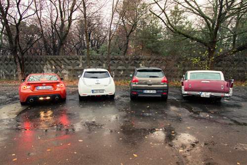 Die Testwagen: Toyota GT 86, Nissan Leaf, Peugeot 3008, Plymouth Sports Suburban