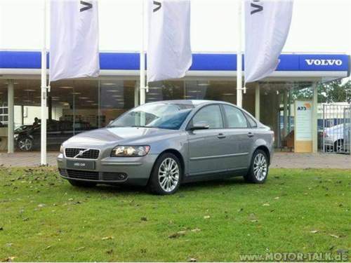 Volvo-s40-2242629-1