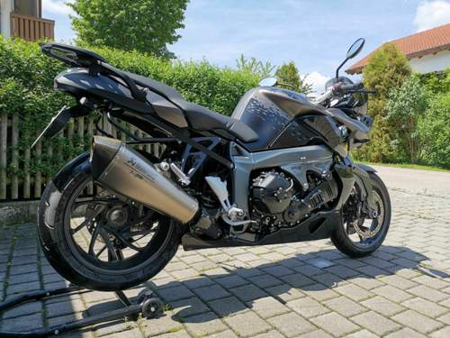Akrapovic Titan.jpg