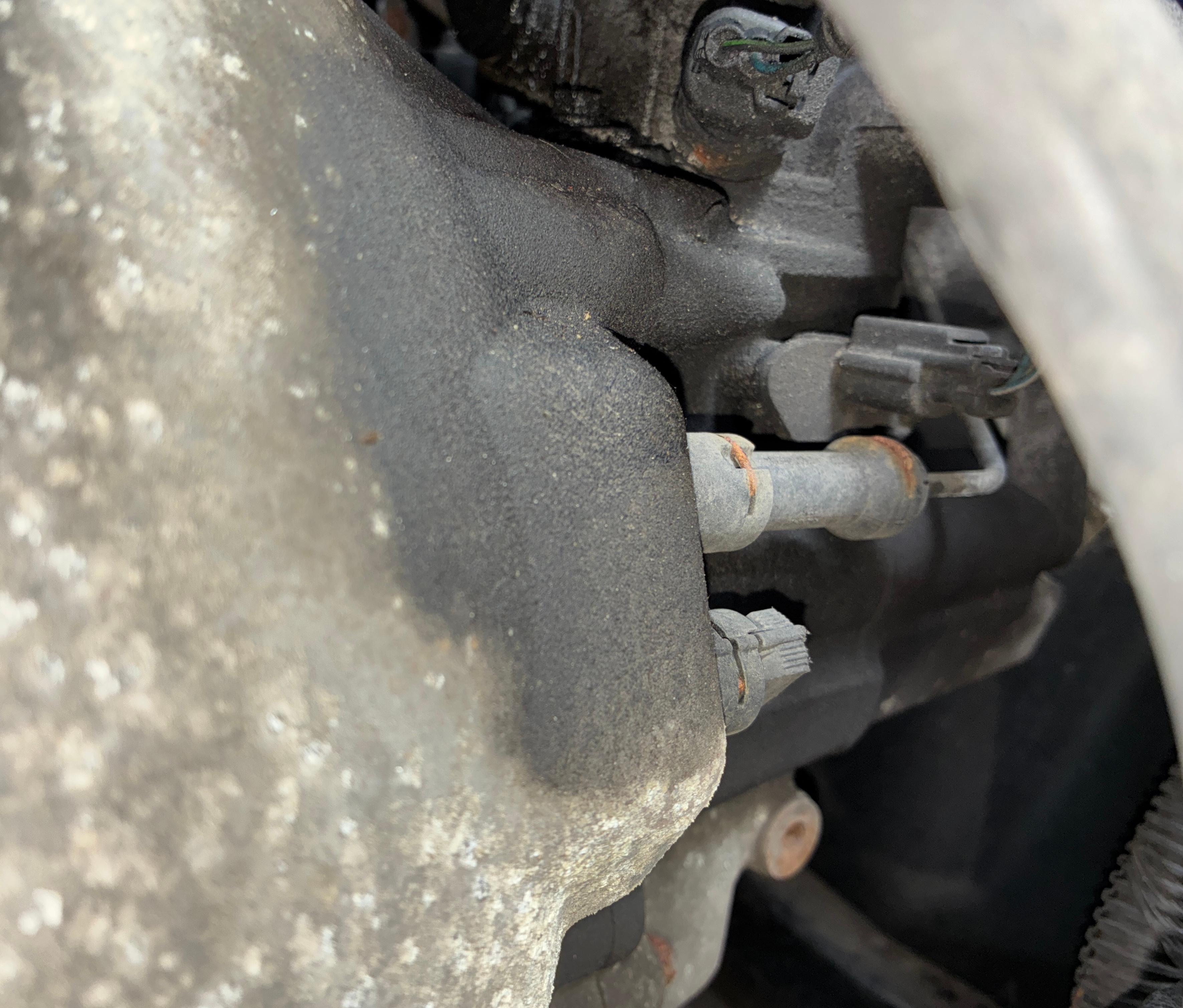 Welches Bauteil ist hier im Motorraum undicht?