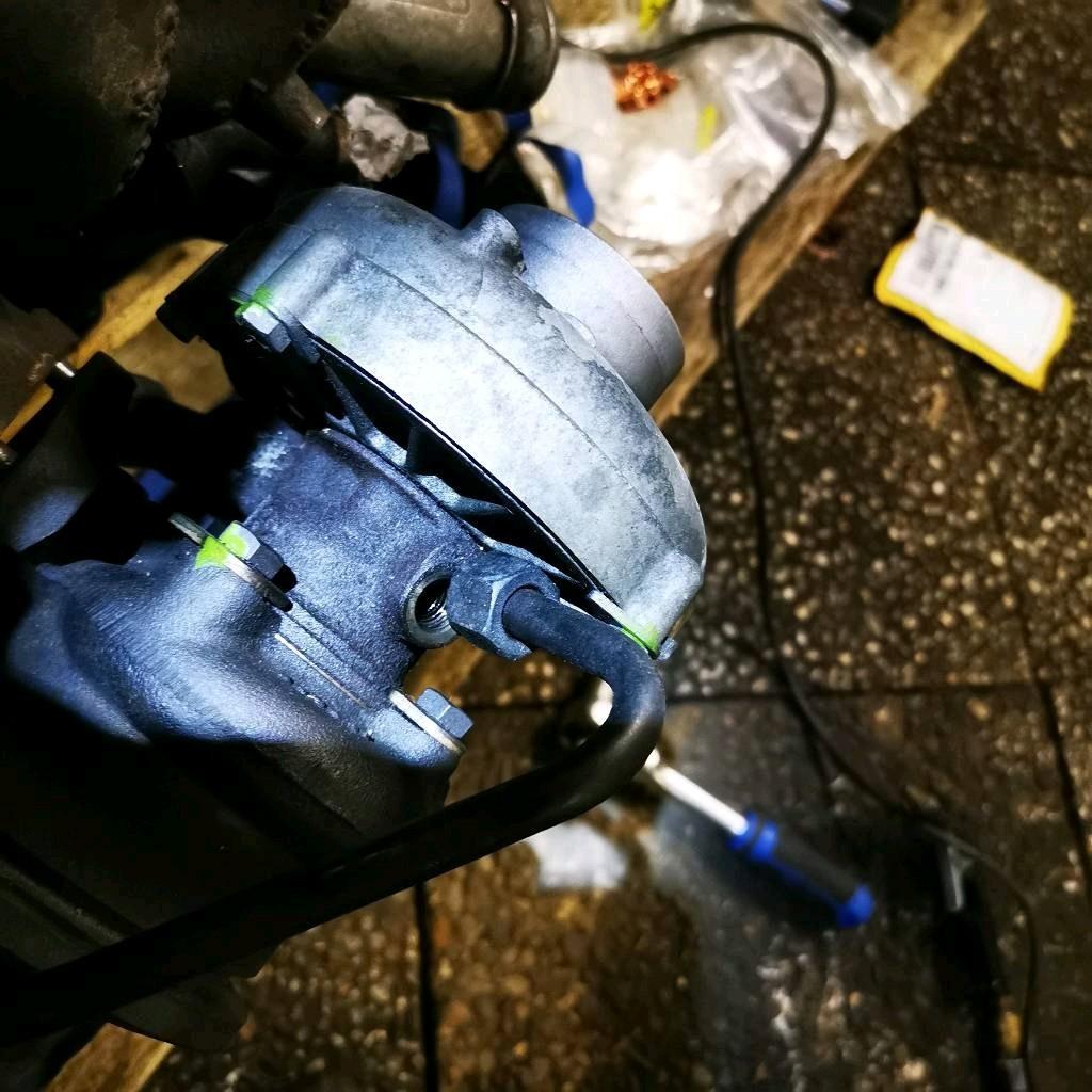 Welches Gewinde am Turbo OM606?