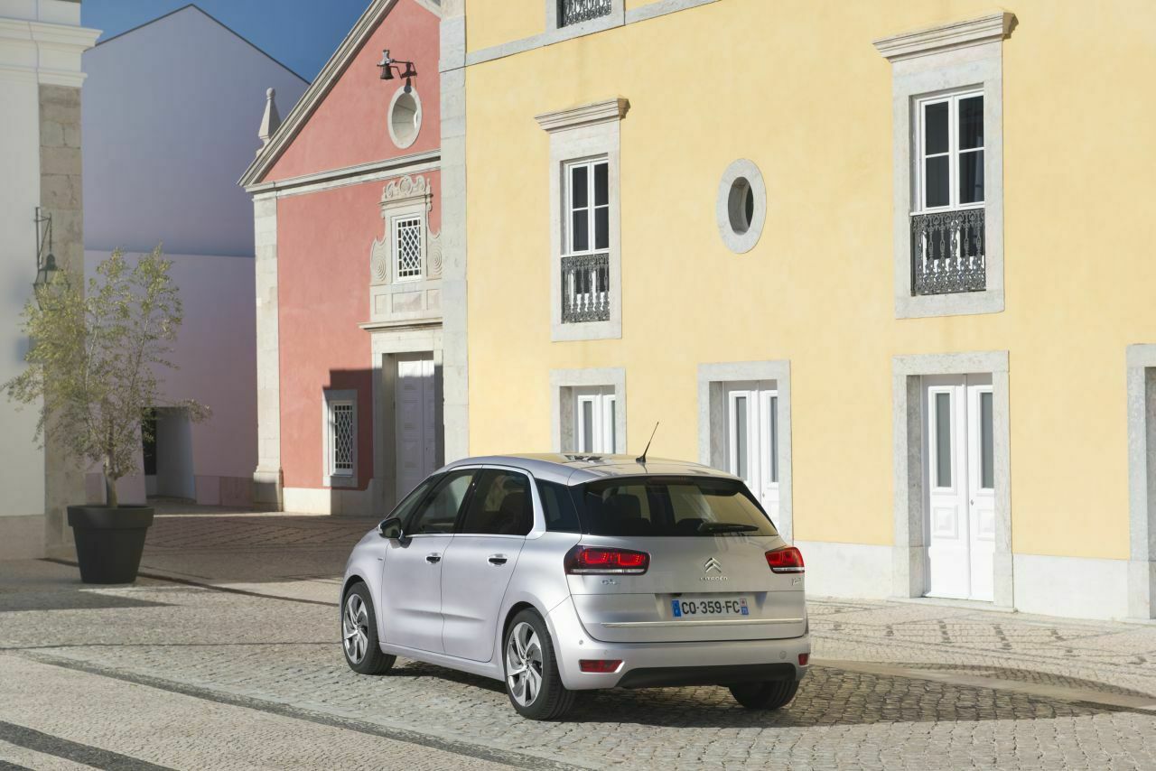 Der Wendekreis des Citroën C4 Picasso beträgt 10,8 Meter, der Radstand 2,78 Meter