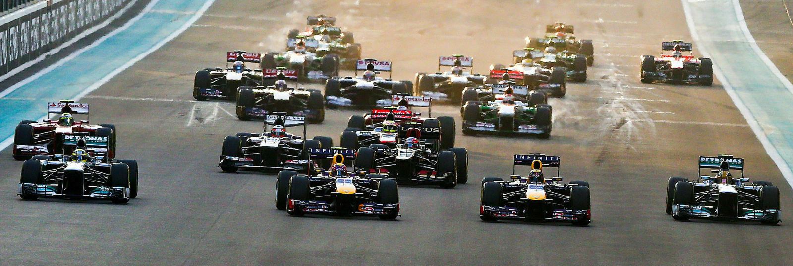 Nach dem Start: Vettel und Rosberg überholen Webber