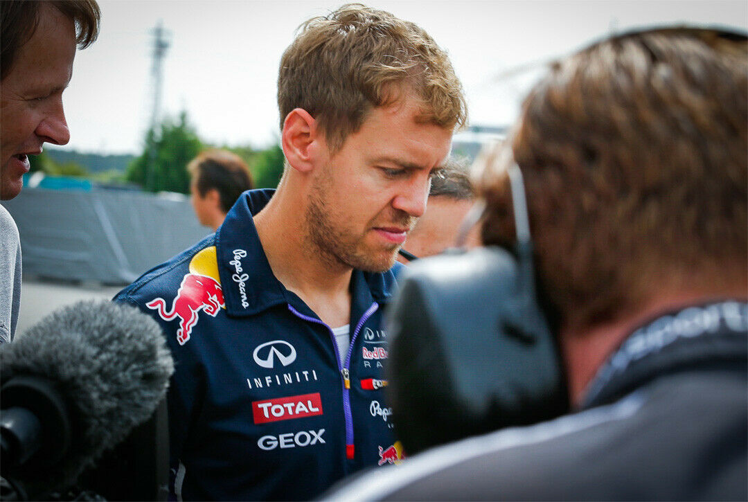 Zeit für was Neues: Beim großen Preis von Japan gab Vettel bekannt: Nächstes Jahr fährt er nicht mehr für Red Bull. Seit 2009 holte er für das Koffeinbrause-Team vier WM-Titel