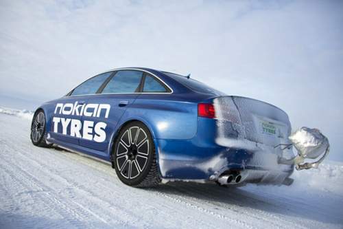 Aerodynamisch optimiert und mit Bremsfallschirm versehen: Audi RS6 beim Rekordversuch