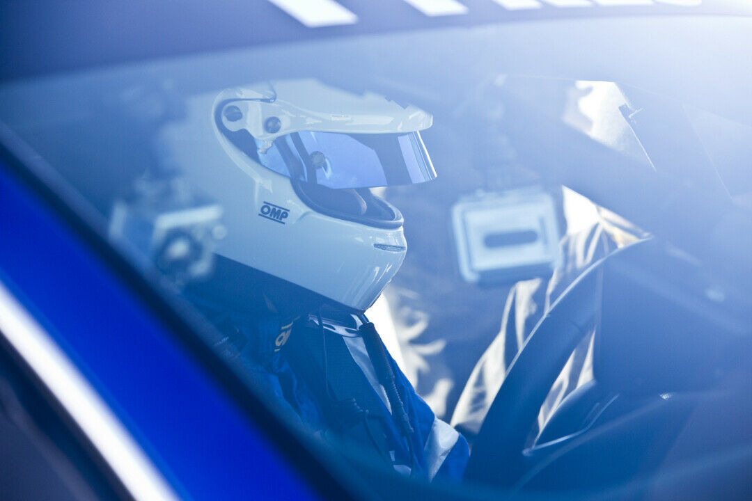 Nokian-Testfahrer Janne Laitinen am Steuer des Rekord-RS6