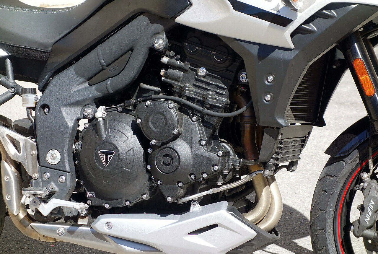 Der Dreizylinder-Reihenmotor in der Triumph Tiger Sport leistet 126 PS