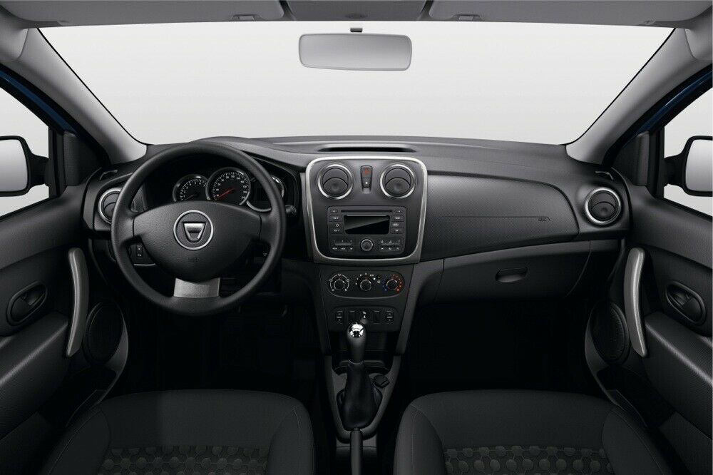 Der neue Dacia Sandero, hier das Cockpit, wird sicher eines der erfolgreicheren Autos 2013