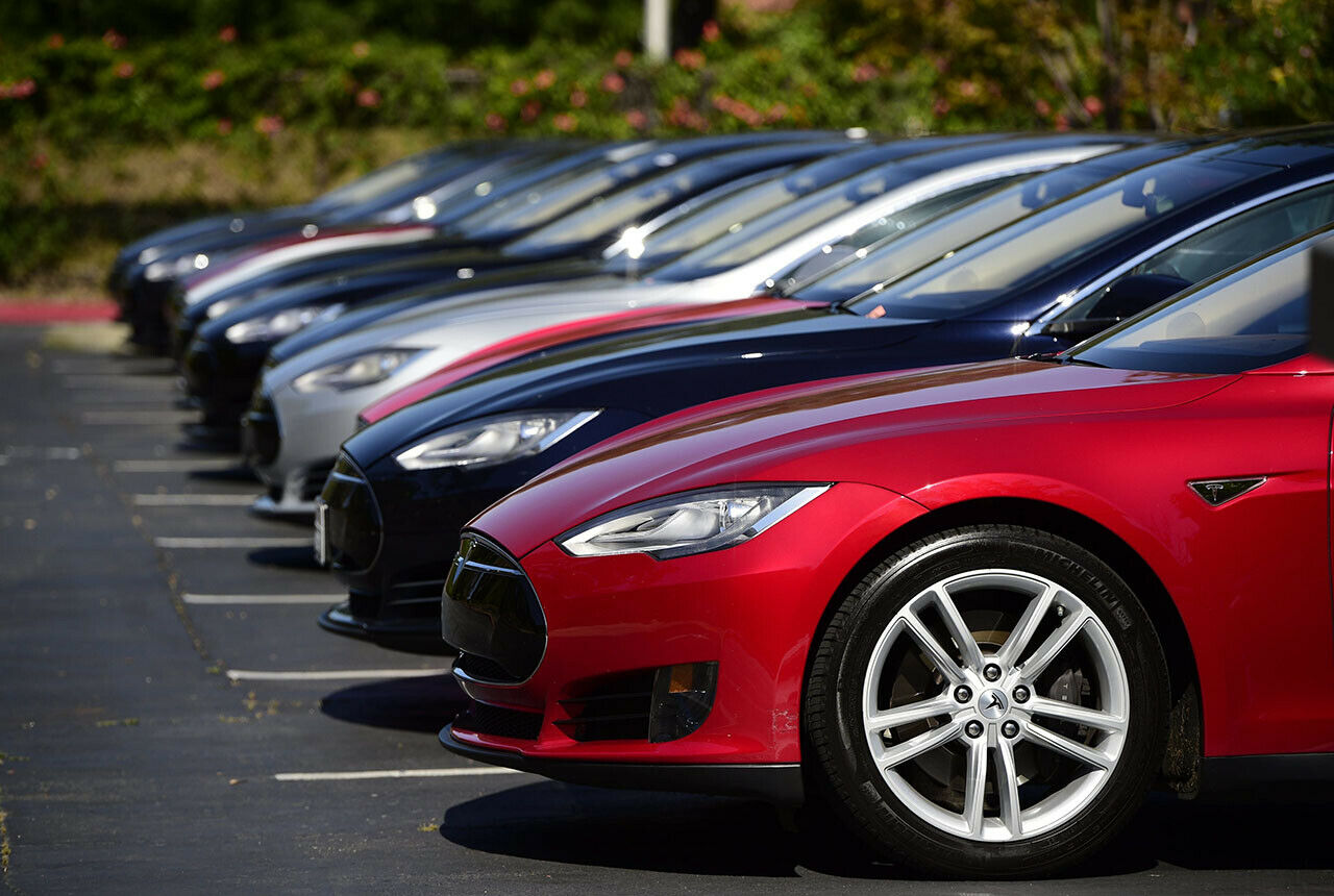Bei jedem nach September 2014 gebauten Model S lässt sich theoretisch der Autopilot per Software-Update nachrüsten