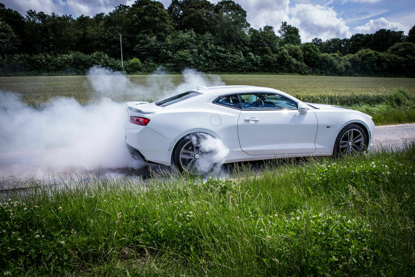Wie funktioniert im neuen Cherolet Camaro eigentlich ein Burnout? Ohne "Line-Lock" einfach drauf auf Gas und Bremse