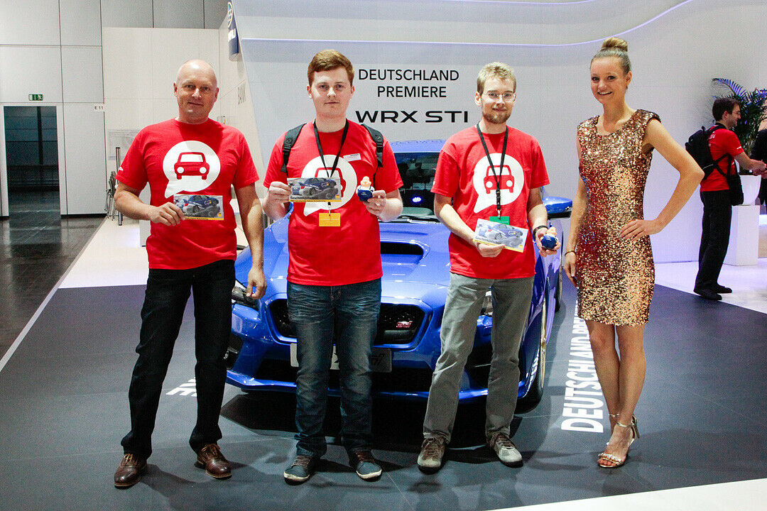 MOTOR-TALKer-Gruppenbild mit Dame
