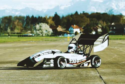 AMZ Grimsel: Für die Rekordfahrt des Elektro-Renners wurden die riesigen Flügel demontiert. Sie generieren Abtrieb und würden das Auto damit bremsen