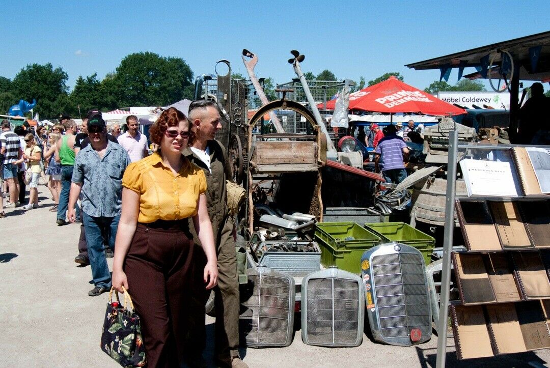 Teile kaufen auf die altmodische Art: Dafür eignet sich der Internationale Bockhorner Oltimermarkt
