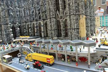 Dom-altstadt-lego-1