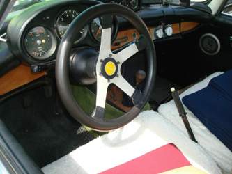 Dkw-3-6-monza-mit-turbomotor-cockpit