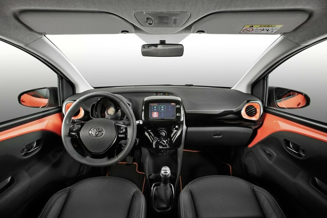 Innenraum des Toyota Aygo: Auf dem 7 Zoll großen Touchscreen soll mobiles Internet abrufbar sein