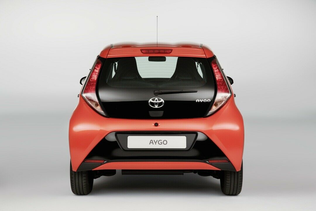 Der erste Eindruck ist beim Toyota zackiger als bei Peugeot und Citroën