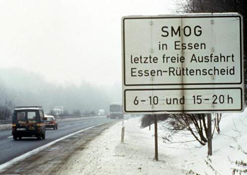 Smog-Alarm in Essen: 1985 durfte in großen Teilen des Ruhrgebiets kein Auto fahren