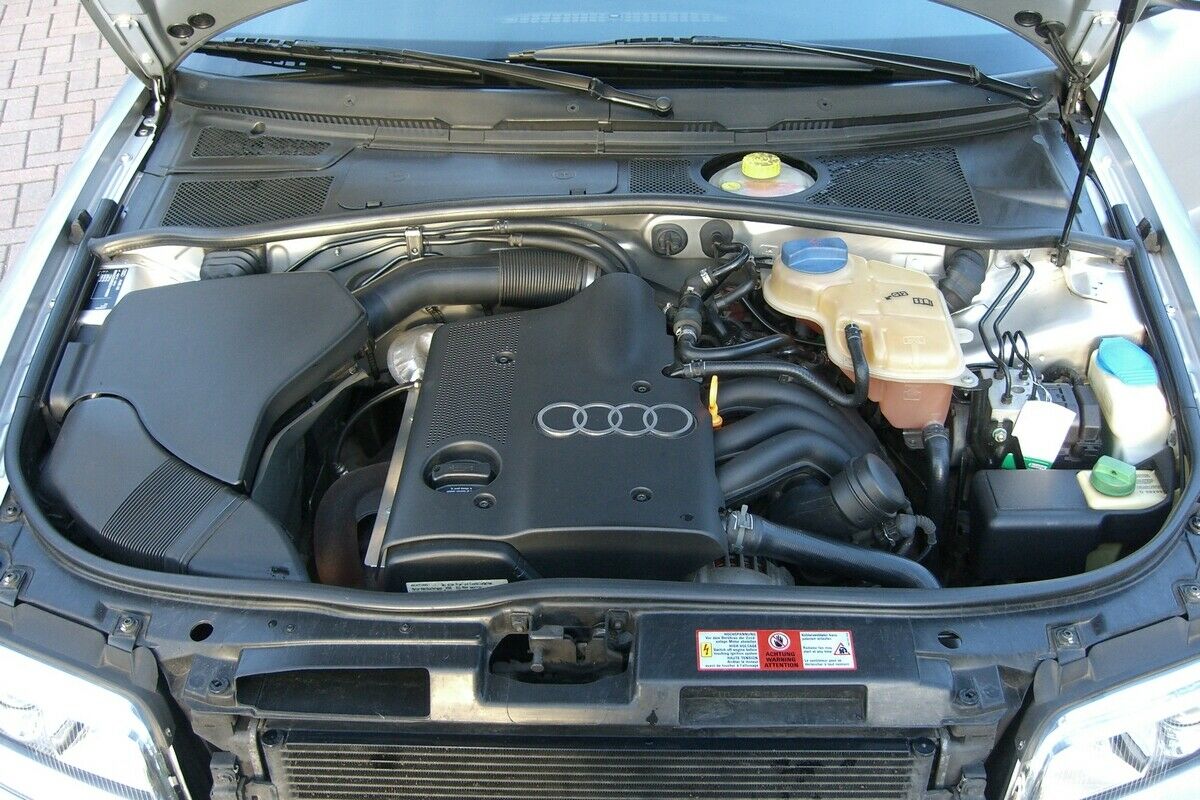 Wer hat auch Probleme mit der Abdichtung der Motorhaube?