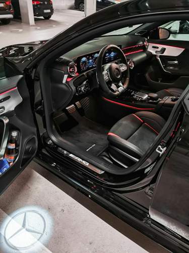 Interior.jpg