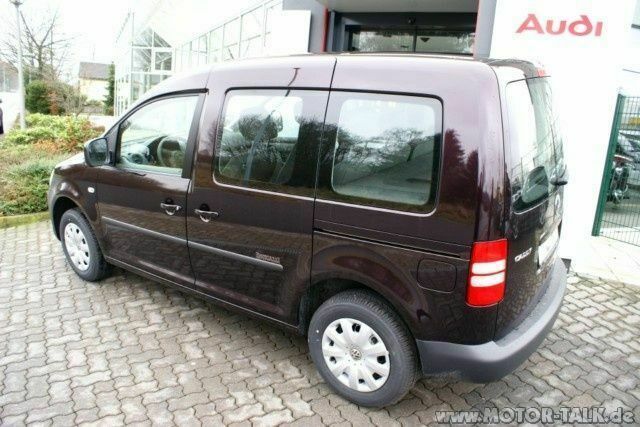 Wer hat die Farbe Black Berry Metallic, suche Bilder zw Roncalli