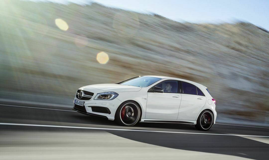 Mercedes-Benz A 45 AMG: 360 PS und 4,6 Sekunden von null auf hundert km/h bedeuten Klassenbestwert.