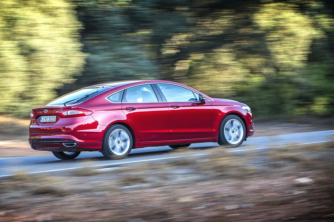 Hybridantrieb, viel Platz, moderne Assistenten: Fords Mondeo darf endlich auch in Europa ran