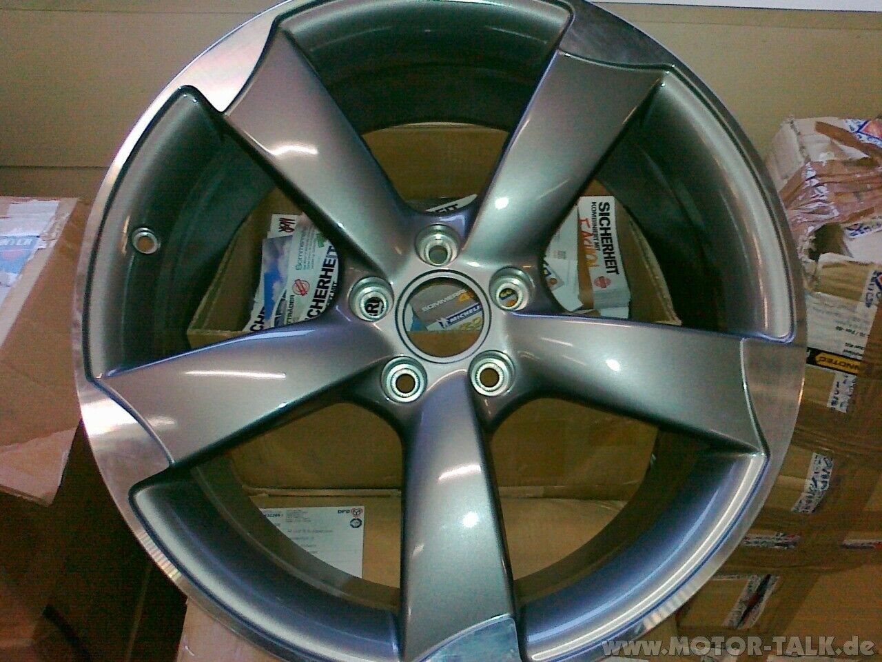 Wer kennt diese 19" Felgen?