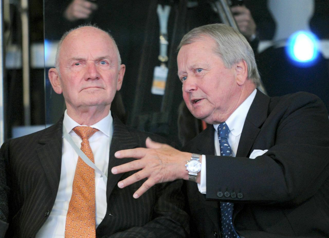 Piëch (l.) mit Wolfgang Porsche: Er gehört zu den Aufsichtsräten,die Piëch schon Monate vor Bekanntwerden des Skandals informiert habe, so die Aussage