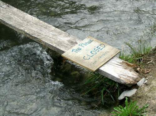 Plank-water-closed