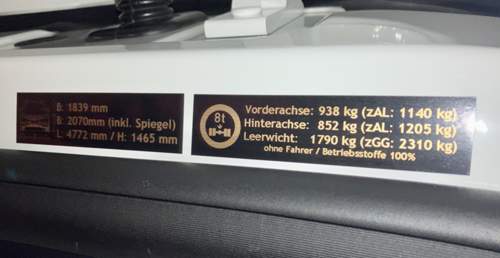 In die A-Säule gelabelt