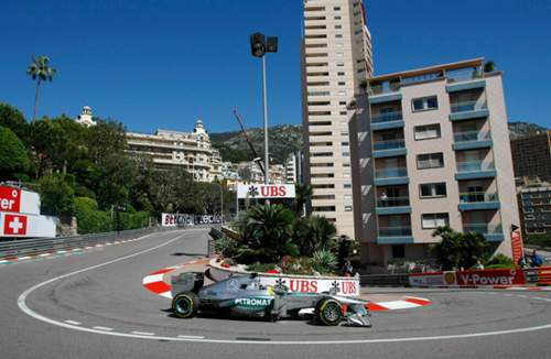 Nico Rosberg auf weichen Reifen in der berühmten Loews-Haarnadel