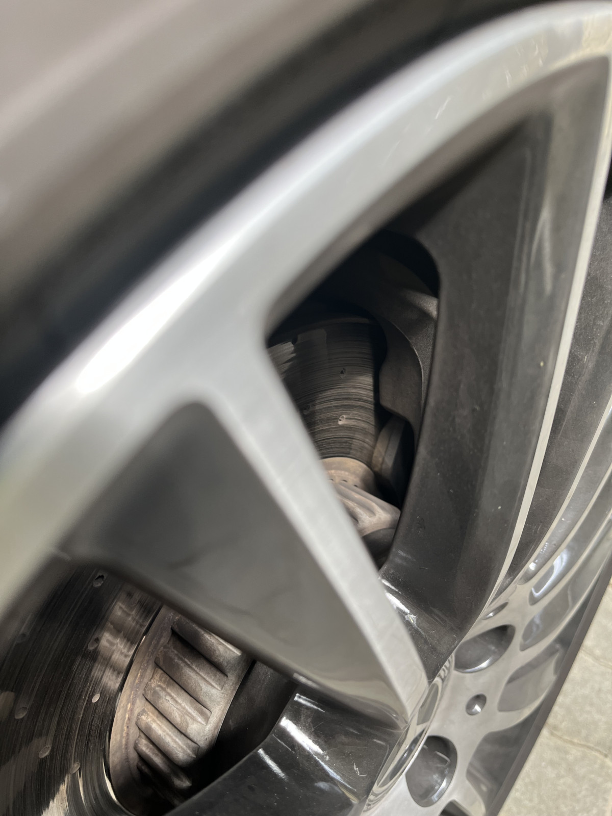 Wie lange haben Eure ersten Bremsbeläge gehalten? Ich lese hier was von 20-70 Tkm