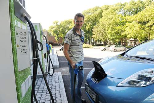 Die Entscheidung von Svein Stene aus Oslo, den Nissan Leaf zu kaufen, hatte finanzielle Hintergründe. Der Stromer kostete nicht mehr als ein Benziner, ist aber im Unterhalt günstiger