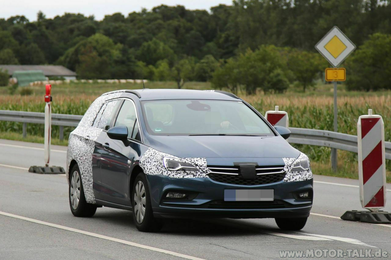 Opel Astra K Sports Tourer Erlkönig: Front
