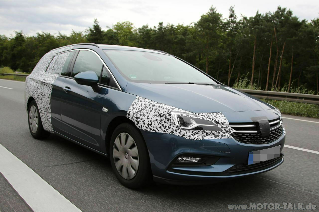 Hohe Dachlinie, konservatives Design im Bereich der C-Säule: Verabschiedet sich Opel zugunsten praktischer Werte von der "Sports Tourer"-Idee?