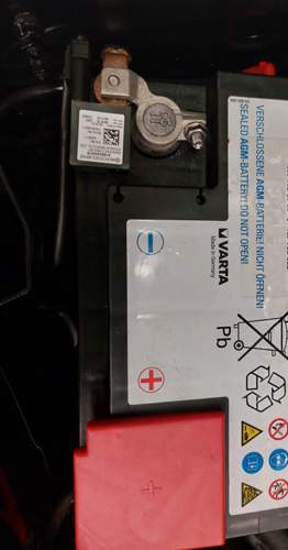 W204 Starterbatterie vorn mit Sensor