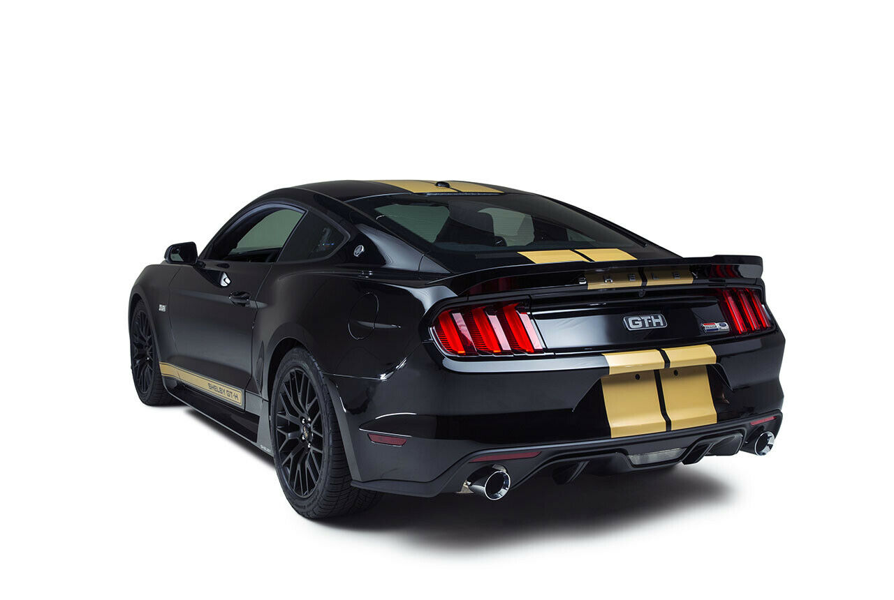 Auf der Kofferraumklappe des Shelby GT-H sitzt ein besonderer Spoiler