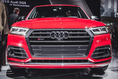 Unter der Haube des neuen SQ5 arbeitet ein 3,0-Liter-Turbobenziner mit 354 PS