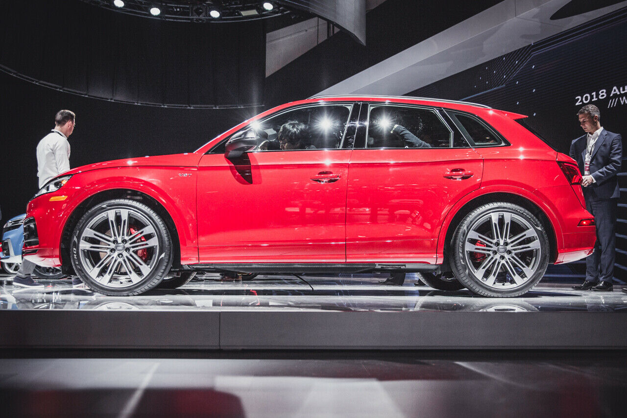 Der SQ5 TFSI (Generation 2) sprintet einen Tick langsamer als der SQ5 TDI (Generation eins)