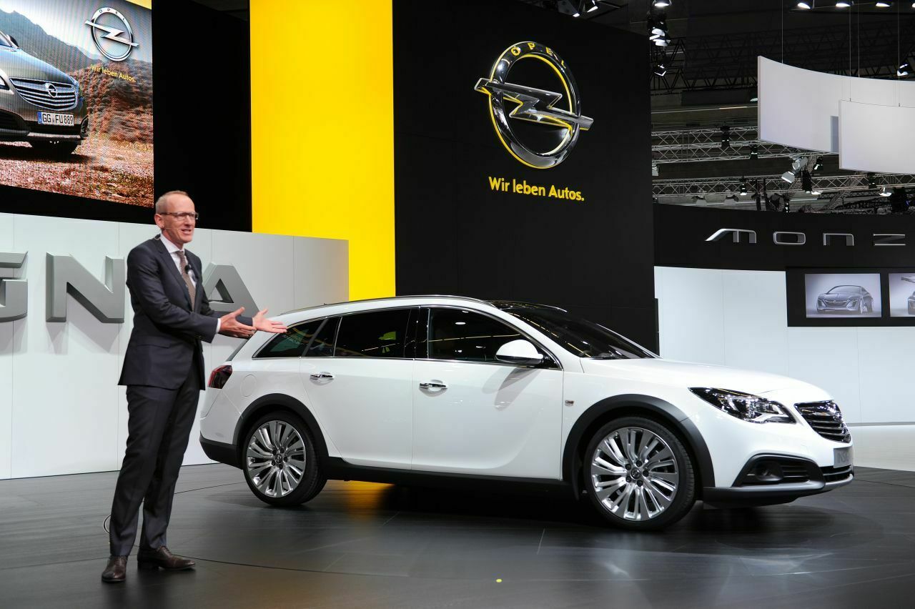 Opel Chef Karl-Thomas Neumann kündigte im Dezember ein Software-Update für den 1,6-Liter-Diesel an, um Emissionen zu senken. Es soll zur zweiten Jahreshälfte 2016 fertig sein