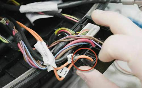 Universalstecker Autoradio