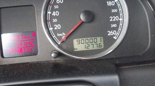 900001