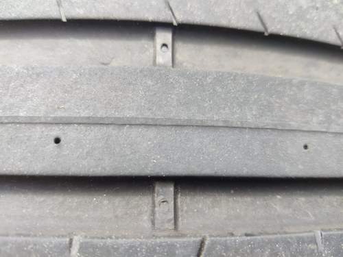 Pirelli P Zero 2 Löcher